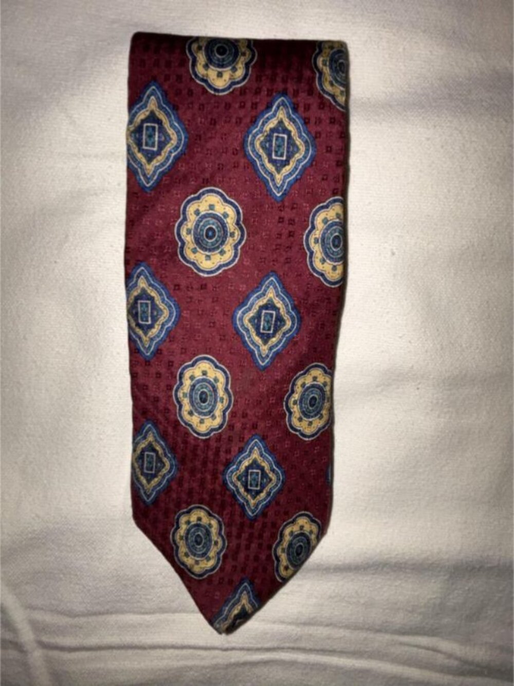 Vintage Givenchy Monsieur 100% Silk Necktie – Red Geometric Diamond & Scallop
